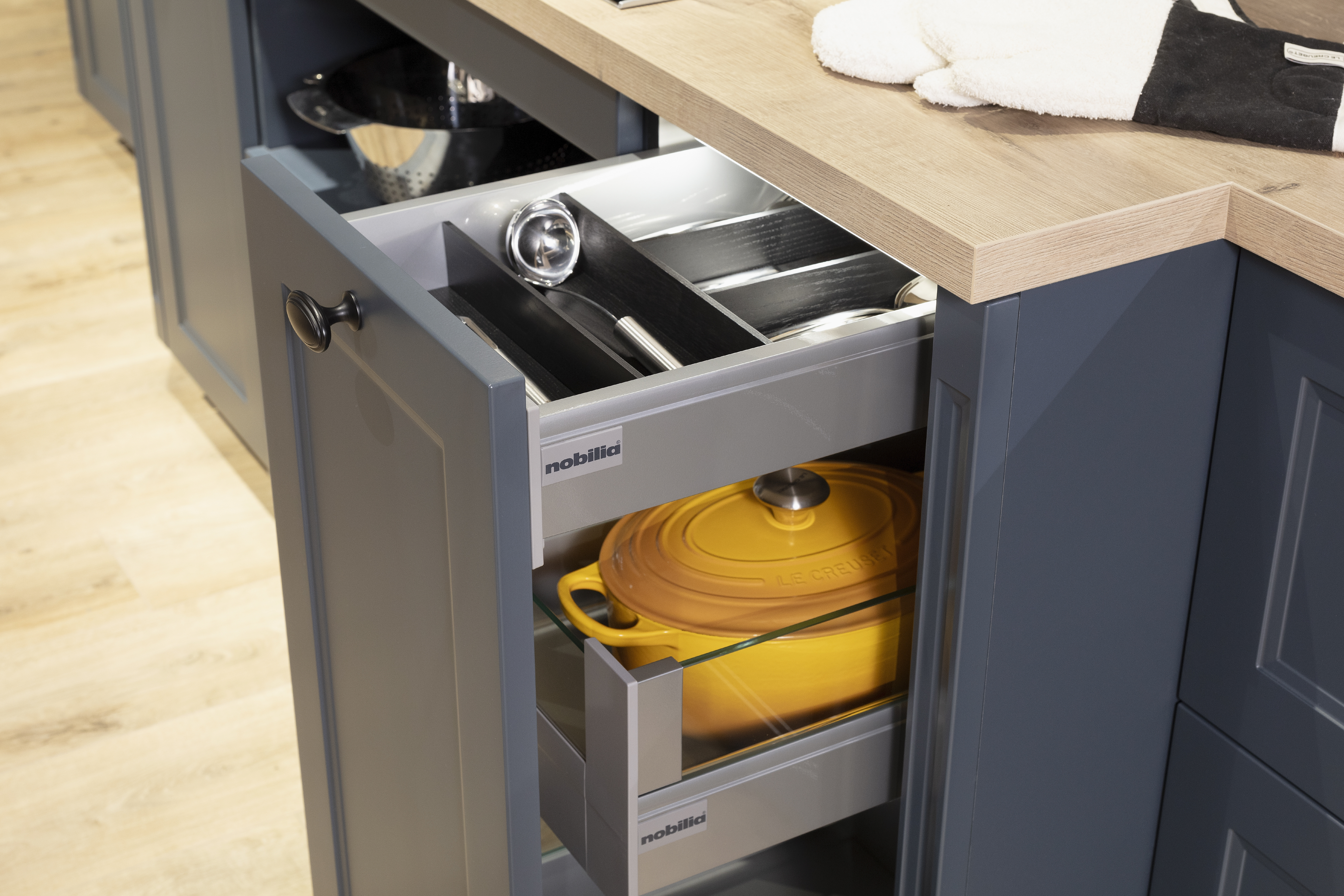 2023 Nobilia Landhaus Schublade mit Besteckeinsatz