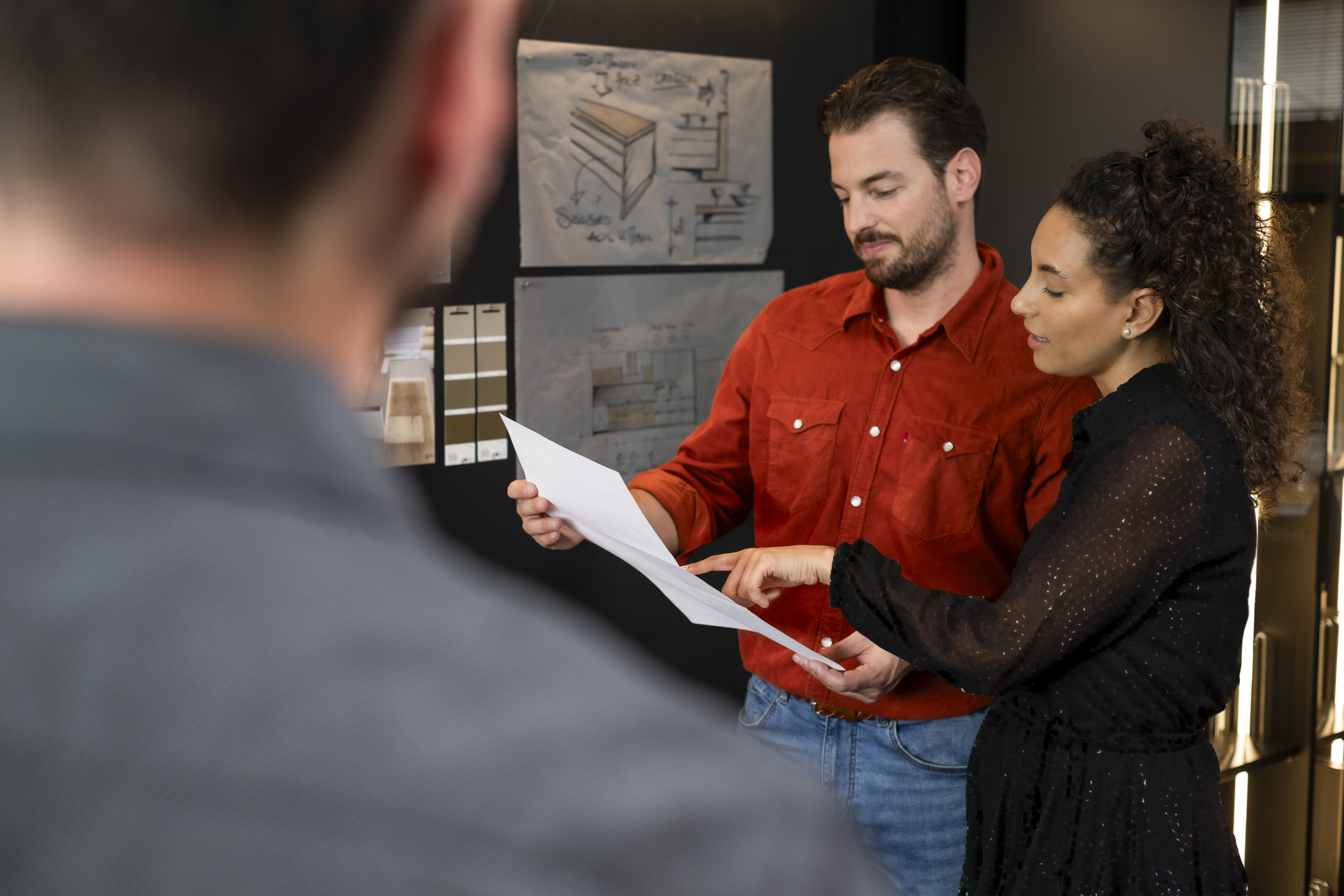 Beratungsgespräch Küchenkauf Menschen