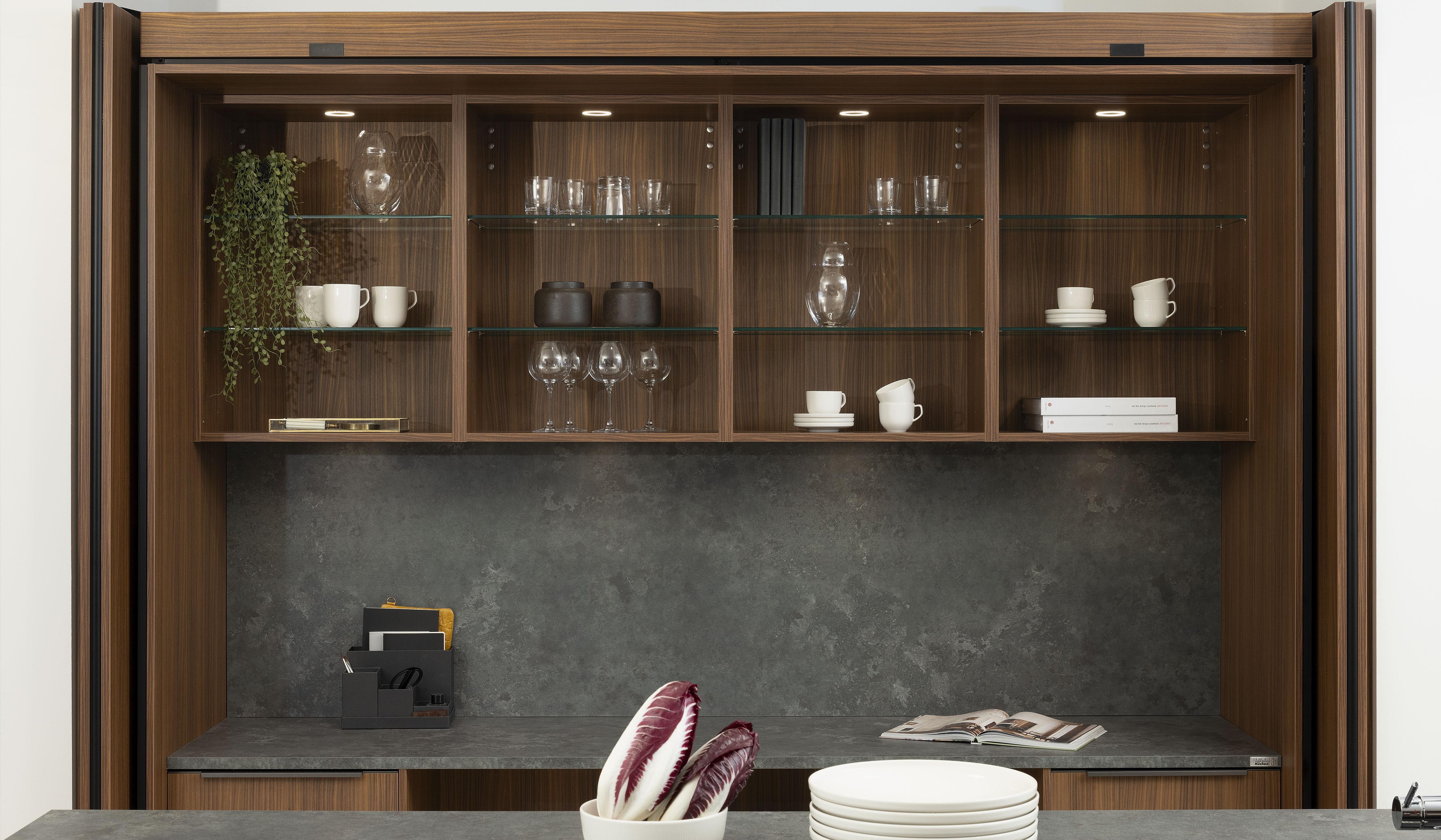 Offener Küchenschrank mit Edelnussbaum-Pocketdoors von Ballerina