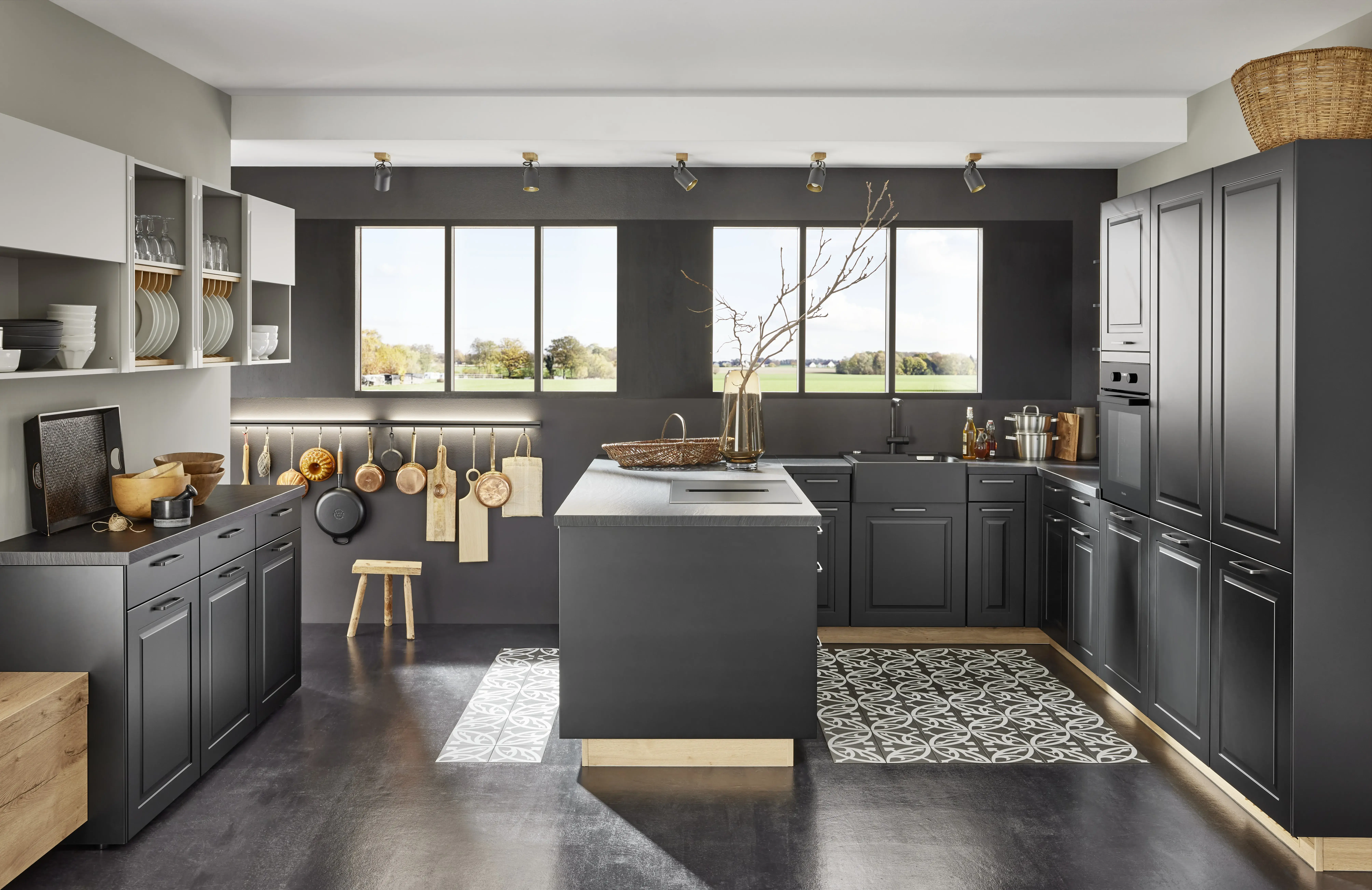 NOBILIA Sylt schwarz mit Miele Geräten 